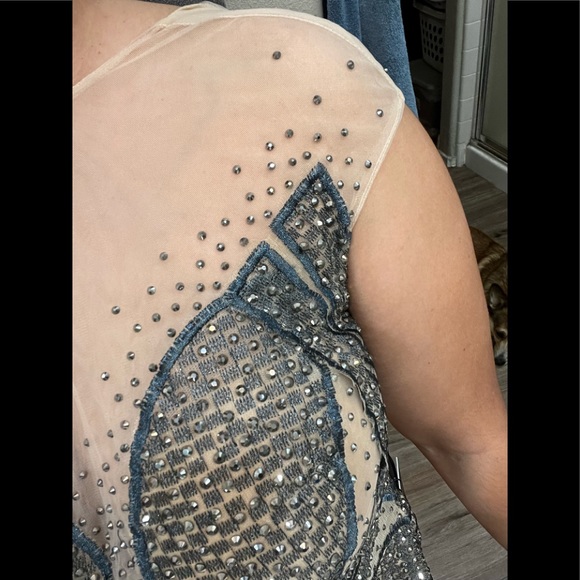 Dress - Picture 10 of 10